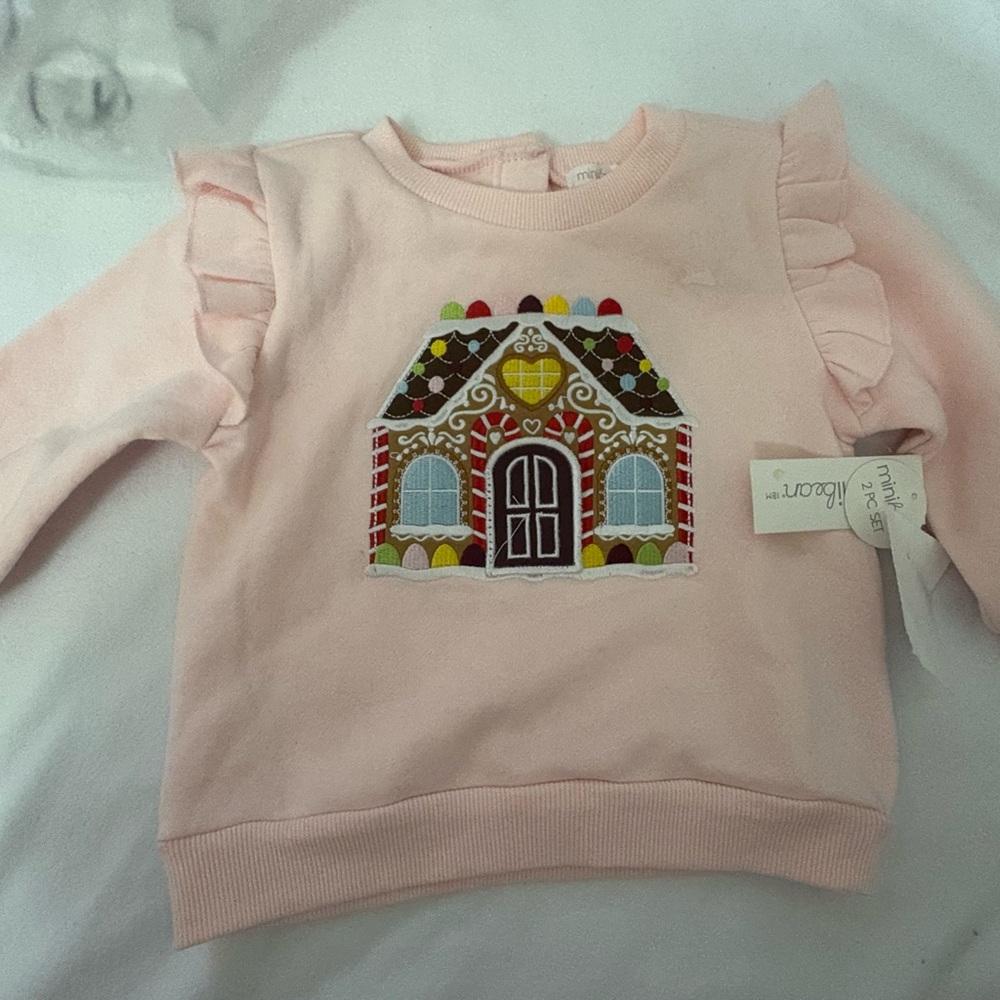 Charming Pink Sweatshirt with Gingerbread Design